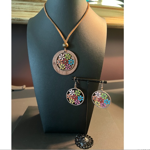 BOHO Multi-Color Enamel & Wood Necklace/Drop Earrings SET - Picture 5 of 9